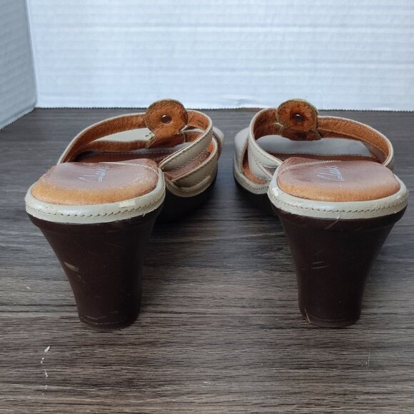 Clarks Strappy Sandals Sz 8 Beige Brown Leather Round Toe Slip On Heeled Sandal - Picture 5 of 15